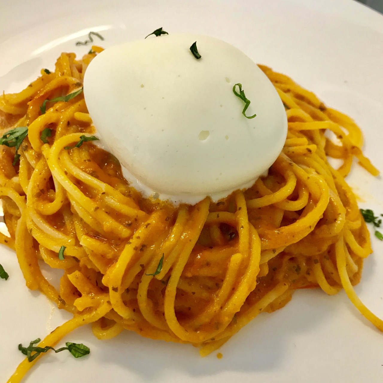 Spaghetti al pomodoro e gelato alla bufala-foodlifestyle